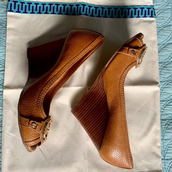 Tory Burch Royal Tan Wedges Peep Toe Size 6 - Picture 6 of 8